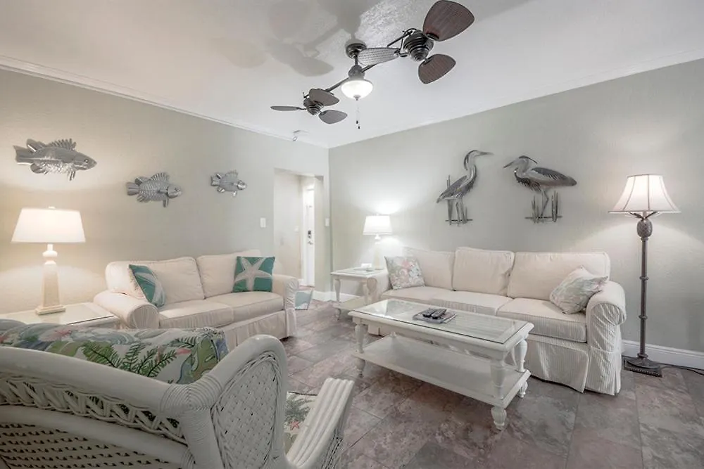 Resort Clearwater Beach Suites #105